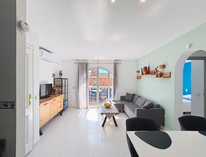 Casa Con Piscina En Urbanizacion Tranquila - Cumbre del Sol
