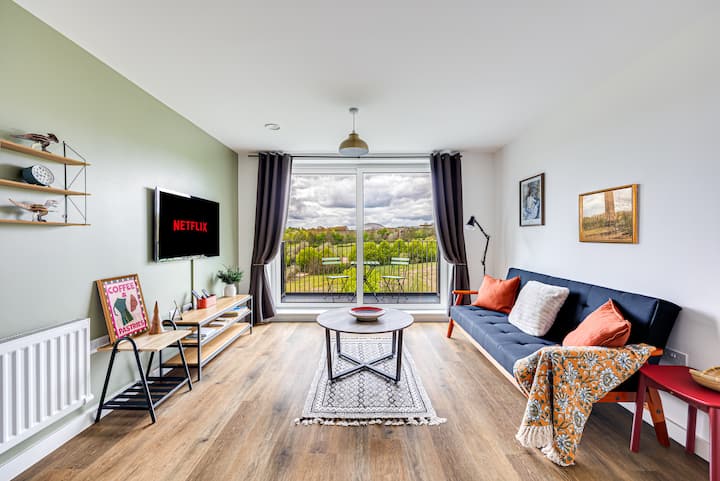 Penthouse Flat • Central Mk • Balcony • Parking - Milton Keynes