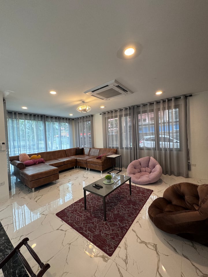 Phanom Retreat - Mueang Nakhon Phanom District