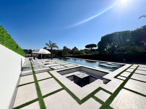 Luxury Villa, Home Theater, Heated Pool, Game Room