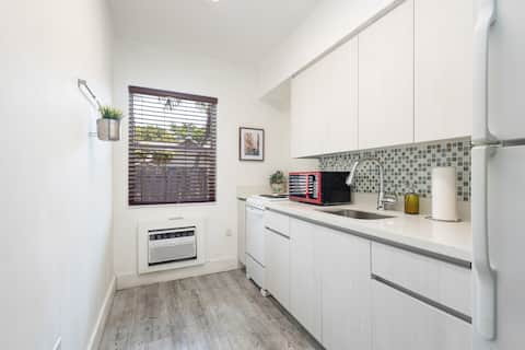 Successful Airbnb property: MT02 Aesthetic Stay Design District, Beach, EZ in Edgewater