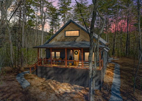 Top performing Airbnb: Charming Cabin in Helen GA! in Sautee Nacoochee
