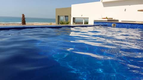 Bungalow 2 shared pool +Sea View