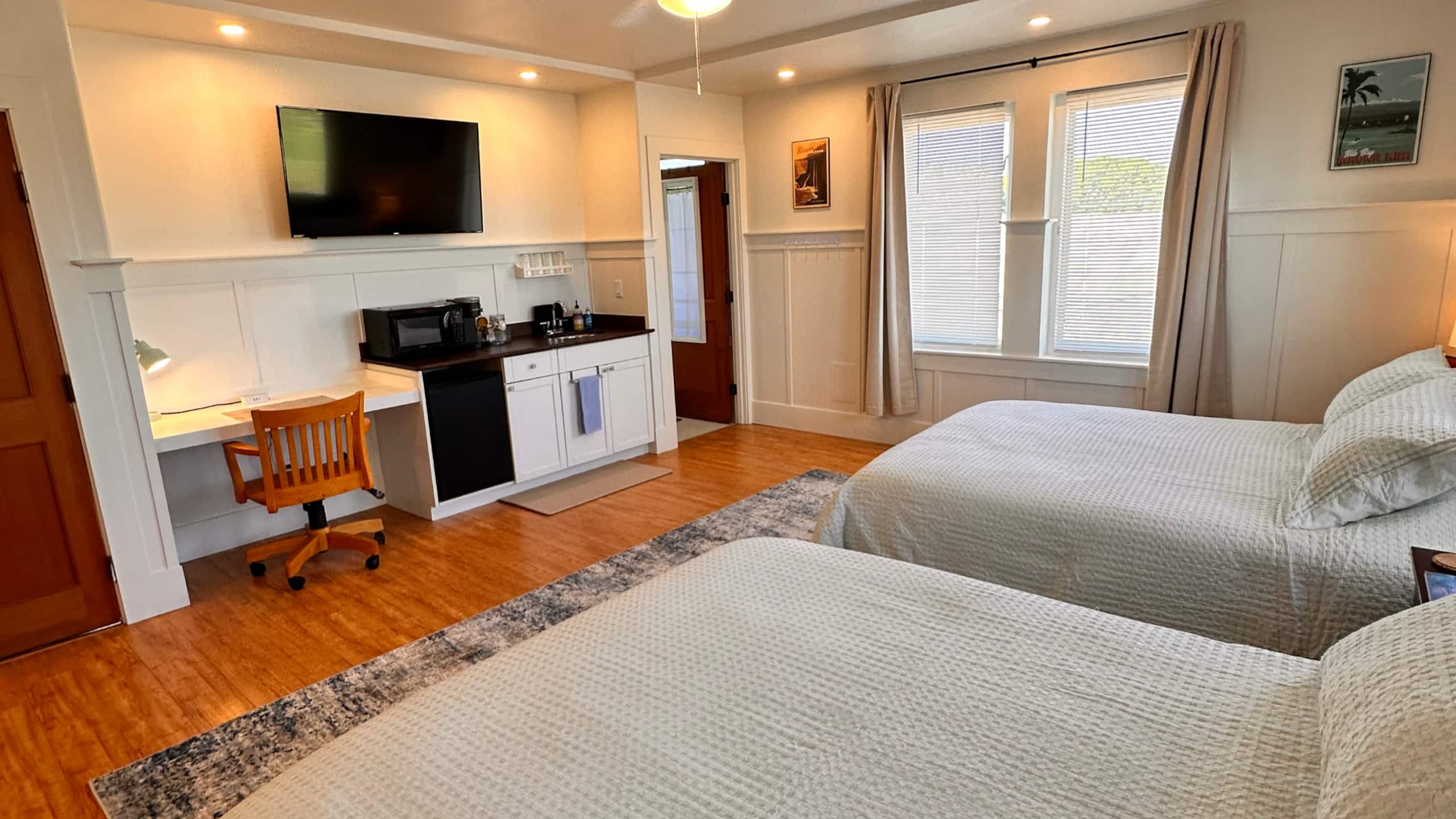 Hilo Town Inn Room 6 - Photo 6