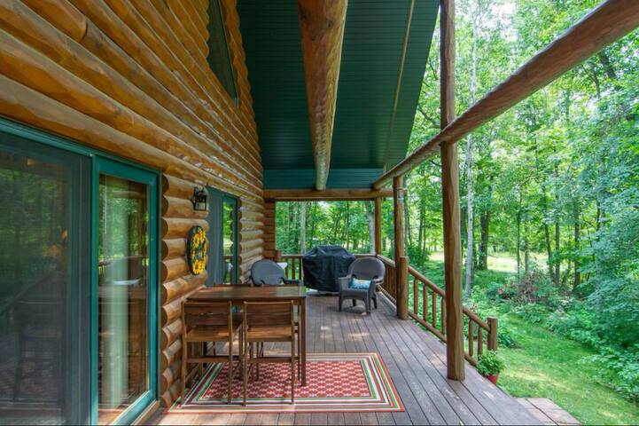 Lake Country Golf Cabin Retreat gallery image 3