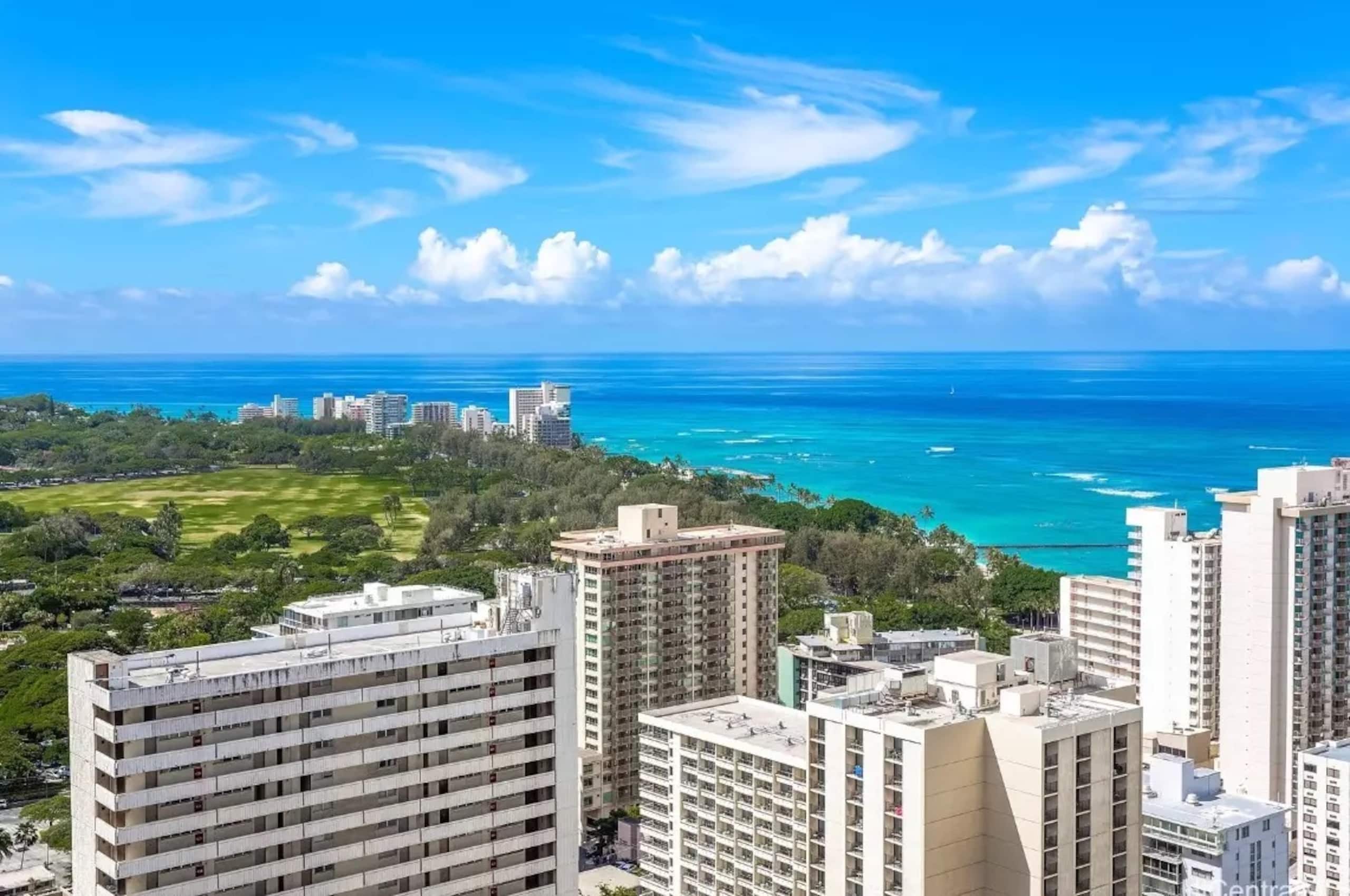 Condo in Honolulu · ★4.73 · 1 bedroom · 2 beds · 1 private bath - Image 23