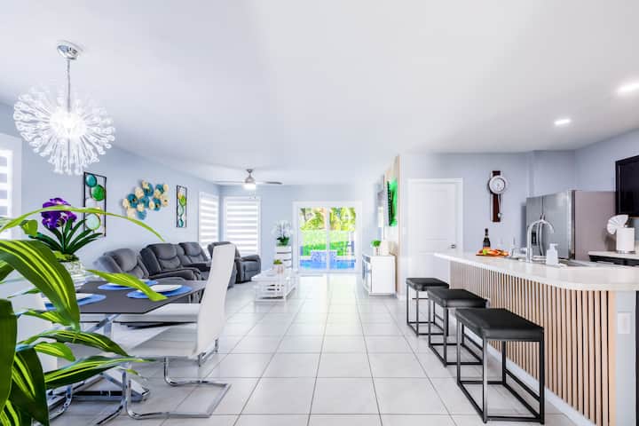 Family Villa W/ Heated Salt Pool • Near Key Largo - Fun Games, Princeton