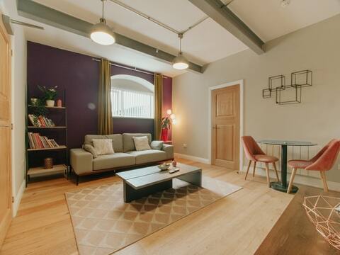 Top performing Airbnb: Spacious 1-Bed Stay Close to City & Transit Links in Burngreave