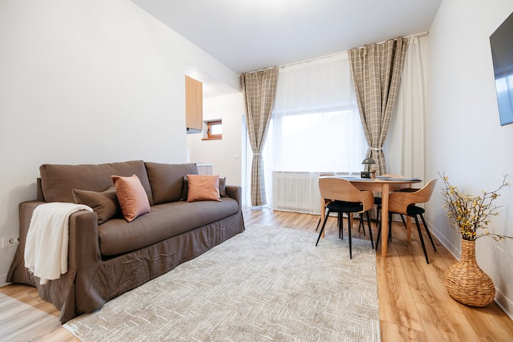 Hublou Home - Forest Villa Suite With Balcony - Sinaia