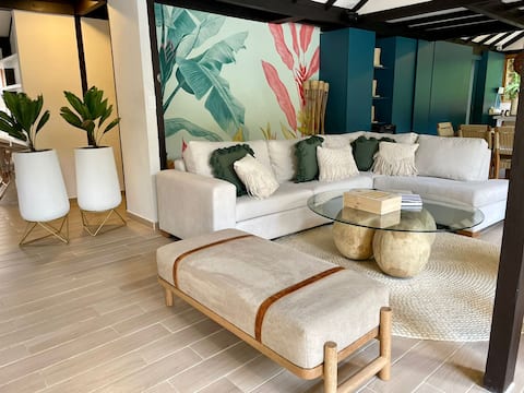 Successful Airbnb property: Casa Bambú Pool and Jacuzzi, near Bogotá in Villeta