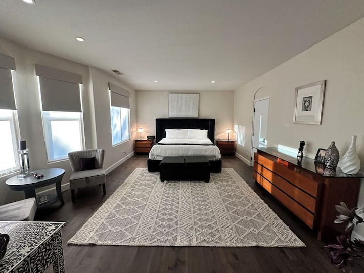 Брачен кревет (широк 150-179 см)