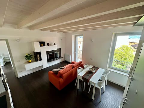 Marybeth Relaxation and comfort in Iseo with a lake view