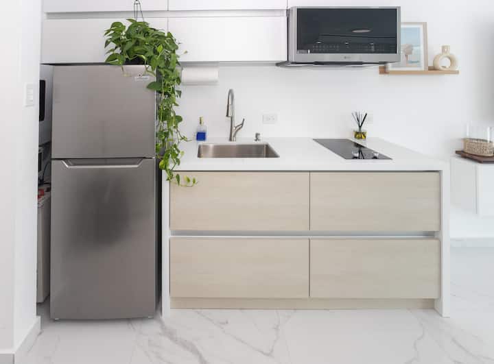 Full kitchen image 1