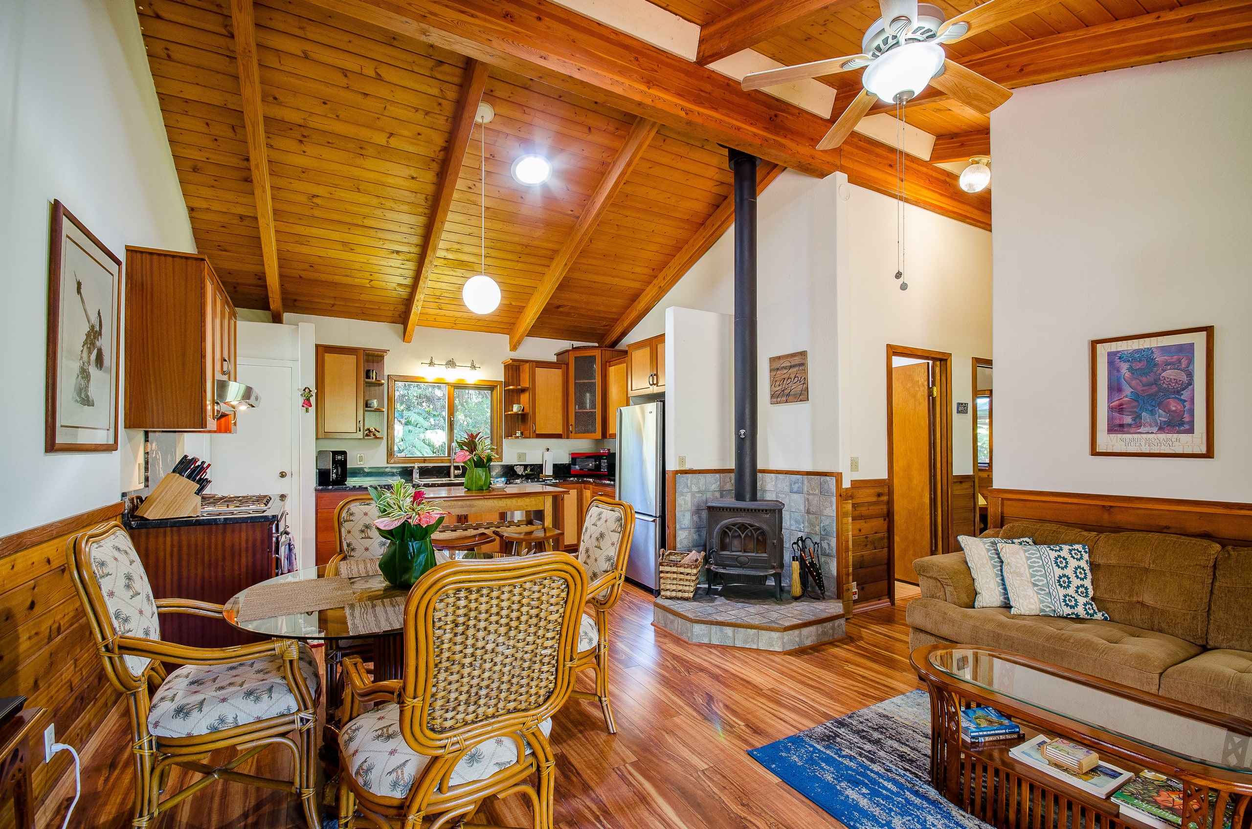 Home in Volcano · ★5.0 · 3 bedrooms · 3 beds · 2 private baths - Image 9