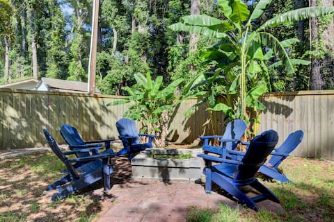 The Butterfly House - Fire Pit - Fenced Yard