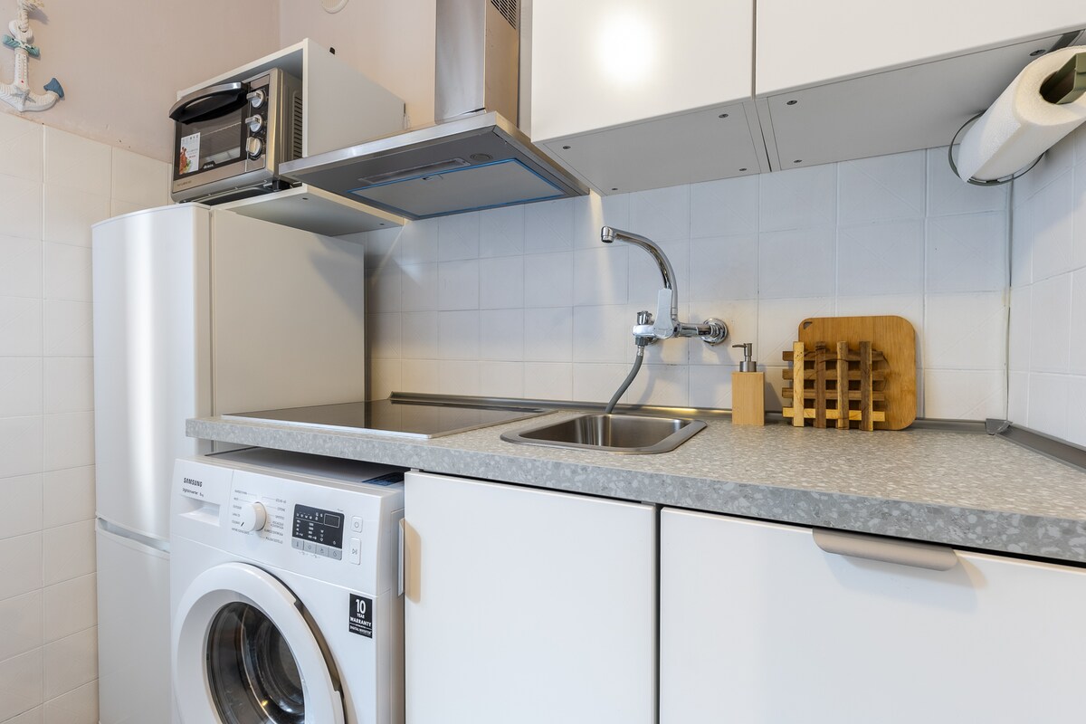 Top Airbnb: Hostdomus-Beach House-a stone's throw from the sea à Borghetto Santo Spirito