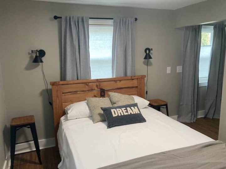 The Dorothy Flat @ Footprint Farms - Boston, NY