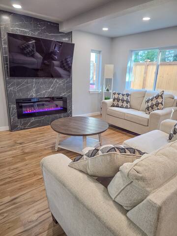 Enjoy Panoramic view of Seattle gallery image 2