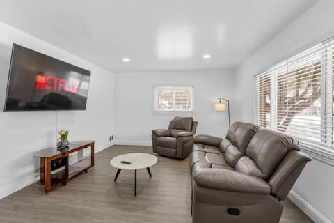Spacious 2bd/1.5ba Home