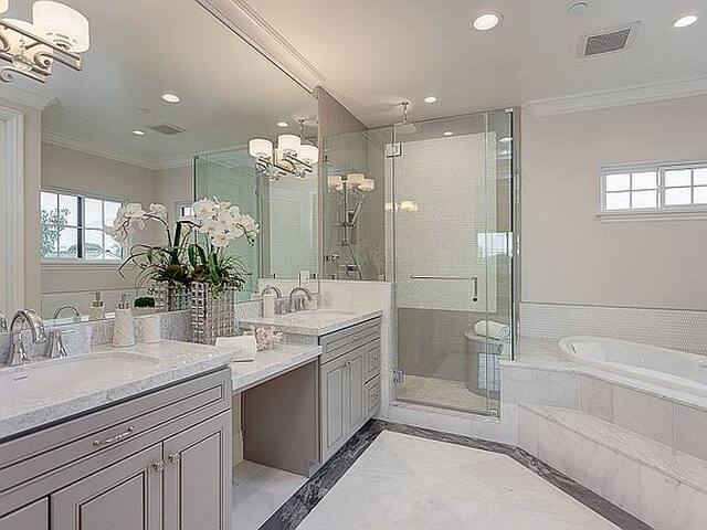 Spacious Family Home in Temple City gallery image 4