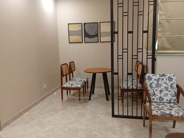 Liv Regalia Service Apartments Gurgaon Golf Course road managed Airbnb listing 1