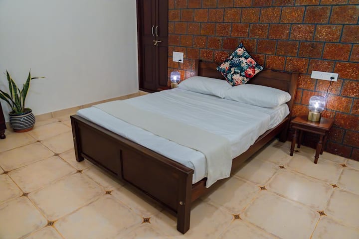 საძინებელი 4