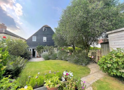Abbey Gate Cottage
 Near to Whitstable+ Canterbury