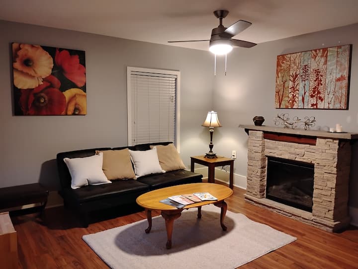 Historic Cottage 1886 - 3 Bd, Remodeled - Georgetown, TX