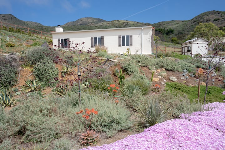 Ranch House Above The Sea - Malibu, CA