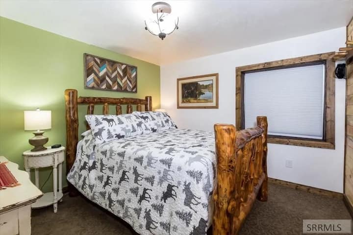 საძინებელი 1