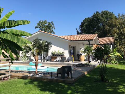 Pool villa between Bordeaux and Arcachon
