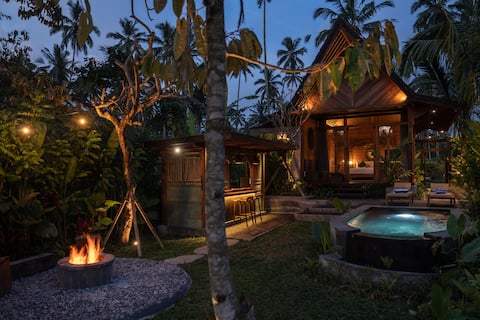 Private Pool best for couple