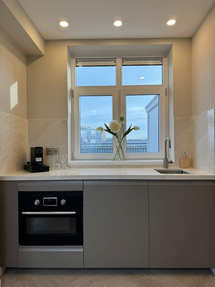 The Charming Chic Garden View Den Aprt - La Haya