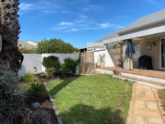 The Bright House by the Beach gallery image 2