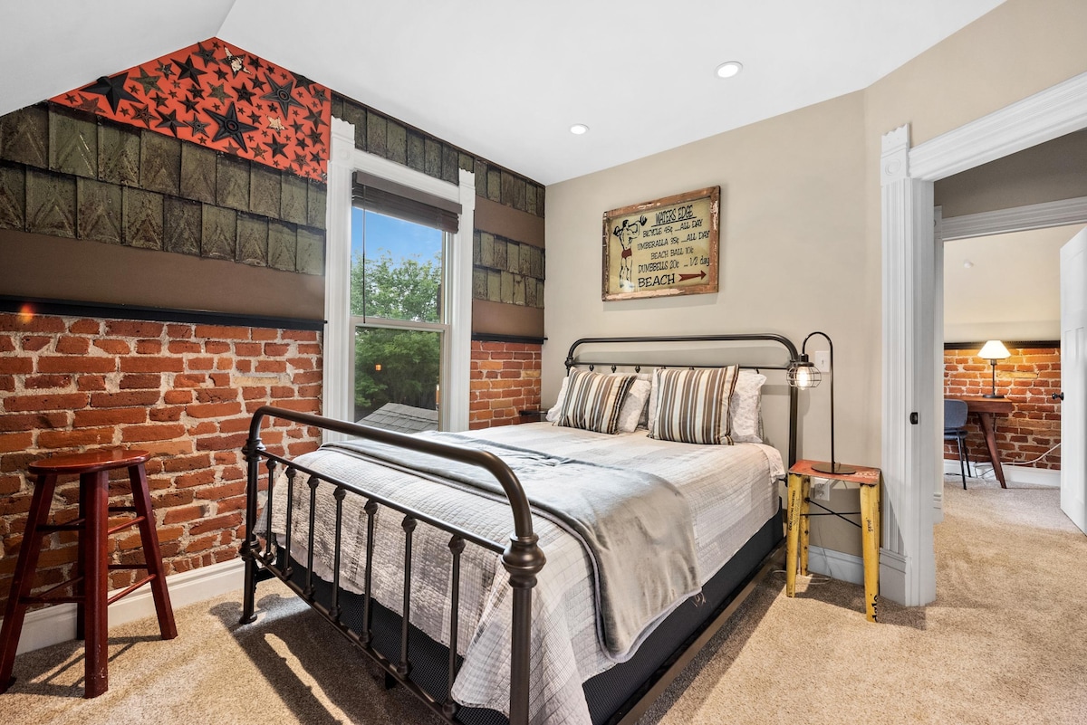 Welcome to the Stars and Stripes room