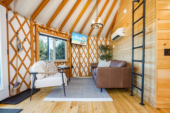 Sunrise Sanctuary - W/ Stargazing Loft & Hot Tub! - Brookville, PA