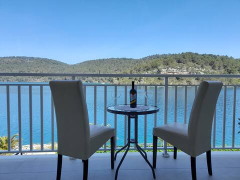Palma 1BR apartment with balcony and sea view