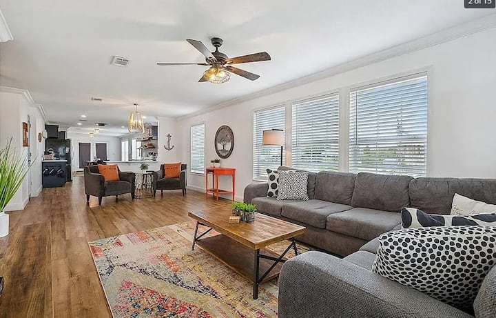 Charming 3 Bedroom Shell Beach Fishing Camp Home - Louisiana