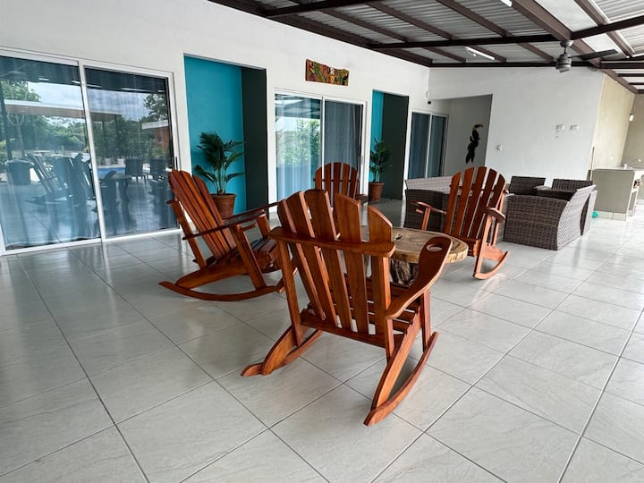 Casa Bandera • 14 Guests • A/c • Bbq • Pool/beach - Costa Rica