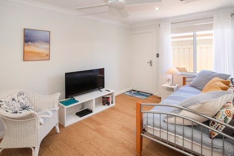 Top Airbnb: Willmott Street Studio in Geographe