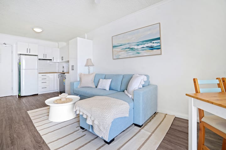 Modern Coastal Escape At Alex - 1min To Beach - Sunshine Coast