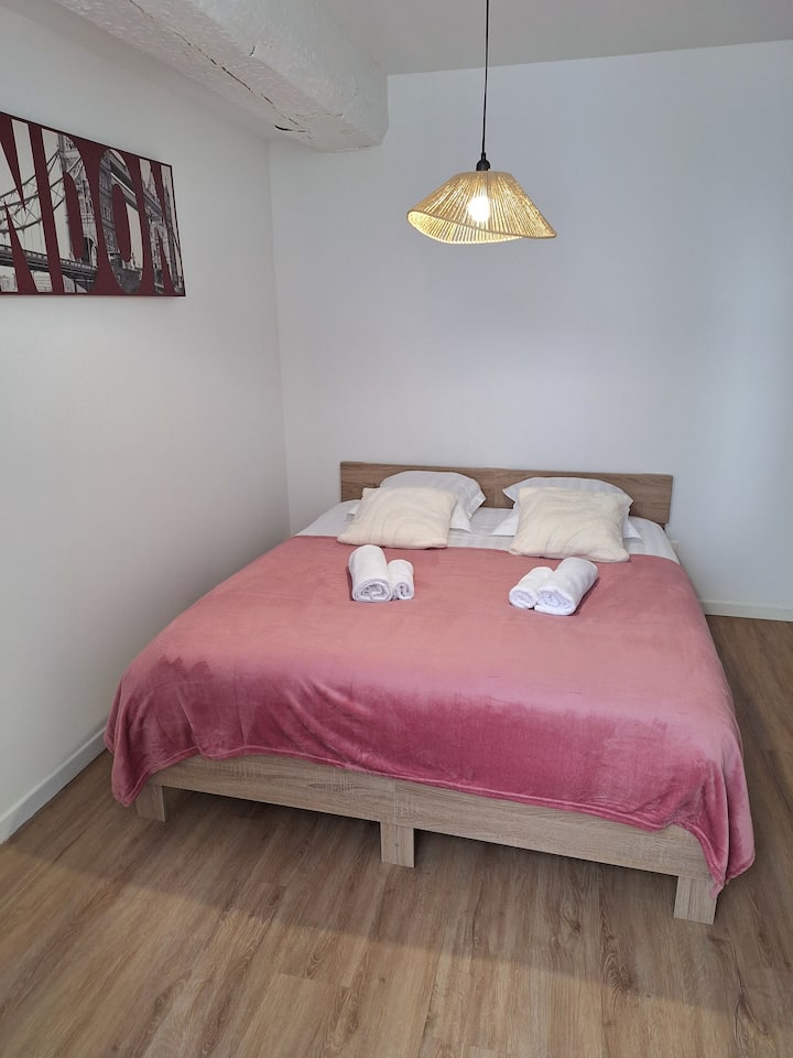Chambre avec lit 160 + dressing