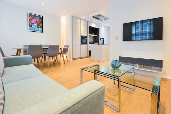 High-End Fitzrovia Triplex
