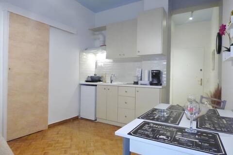 Successful Airbnb property: Panormou Studio metro station by MPS in ΑΜΠΕΛΟΚΗΠΟΙ ΙΙ