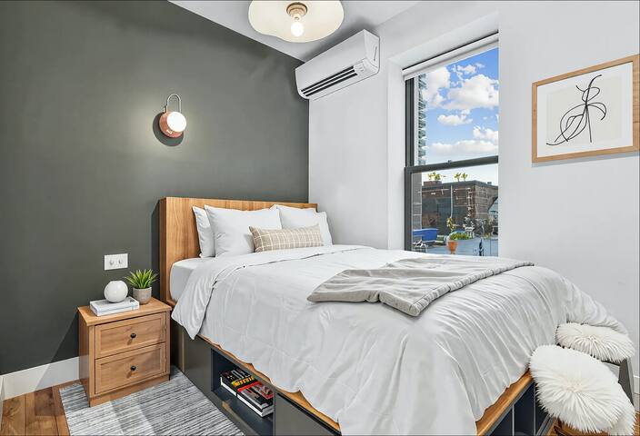 Two Bedroom – Newly Renovated – Washer/Dryer gallery image 5