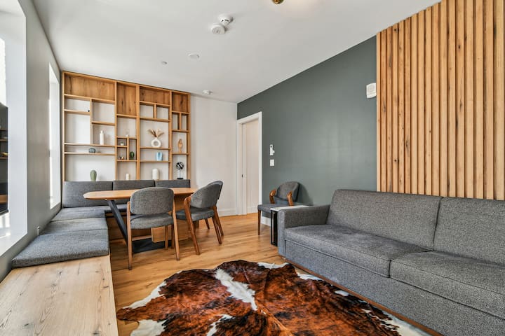 Three Bedroom – Newly Renovated – Washer/Dryer