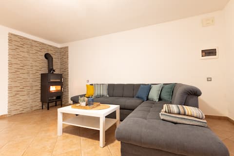 Top Airbnb: Authentic Istrian Stone Villa with Pool & BBQ in Babići Babici