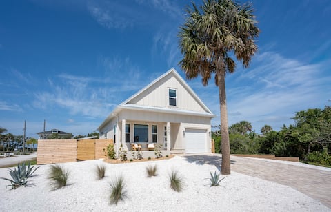 Top Airbnb: New Home + Heated Salt Pool | 5 Min. Walk to Beach in Crescent Beach