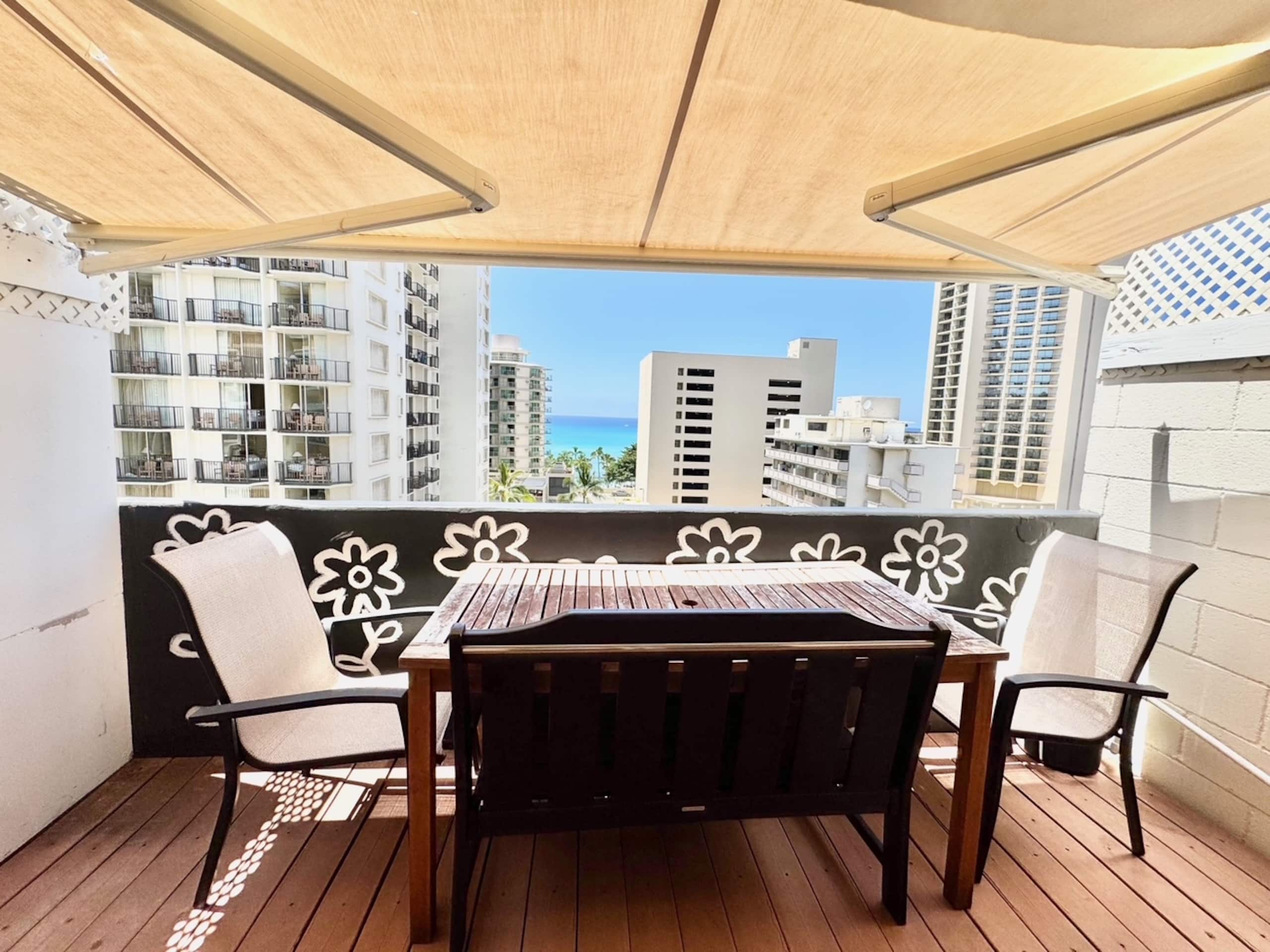 Ocean View 3 bed/3 bath Penthouse in Waikiki - Image 1