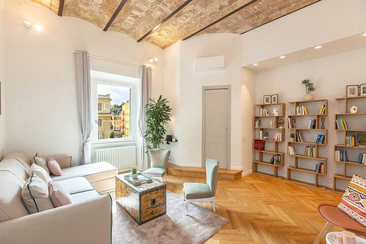 Trastevere Luxury 3 bdr TopFloor